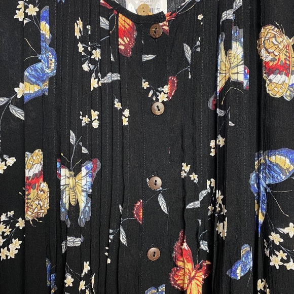 NWT Evans Womenʻs Plus Size Pintuck Black Butterfly Print Blouse Size 30/32 - Picture 3 of 9